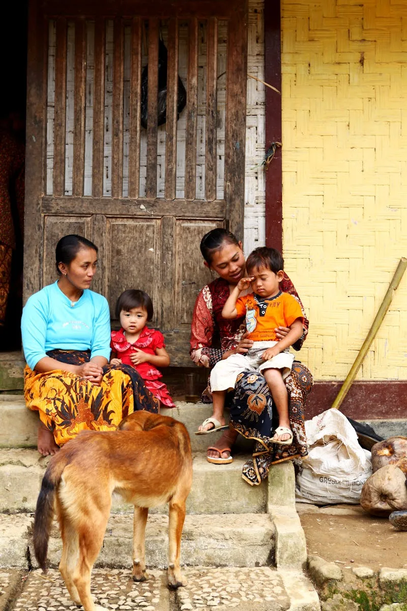 Ibu Rumah Tangga & Pasangan